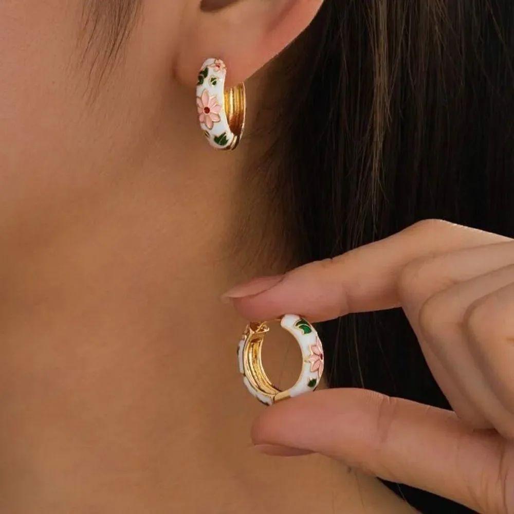 Floral White Hoop Earrings A1528
